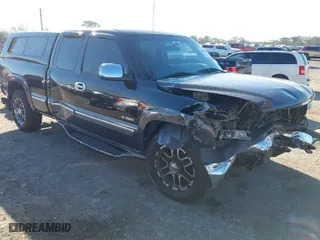 2002 Chevrolet Silverado 1500 LS with VIN 2GCEK19T421133371, listed as a IAAI auction lot 41695824 with 162,890 mi miles. Bid and sale history available at carsss.com. Image 1.