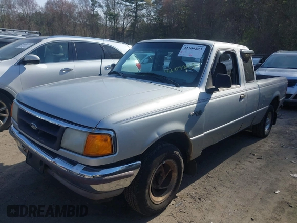 1995 Ford Ranger Splash with VIN 1FTCR14U8STA32847, listed as a IAAI auction lot 42109803 with 155,878 mi miles. Bid and sale history available at carsss.com. Image 2.