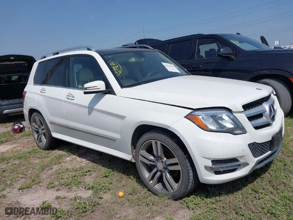2014 Mercedes-Benz GLK-Class GLK 350 with VIN WDCGG5HB2EG193158, listed as a IAAI auction lot 41928224 with 190,008 mi miles. Bid and sale history available at carsss.com. Image 1.