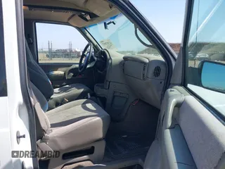 2001 Chevrolet Astro z VIN 1GNDM19W81B130897, wystawiony jako IAAI lot #42397857 z przebiegiem 262 223 mil mil oraz . Historia ofert i sprzedaży dostępna na DreamBid. Obrazek 5.