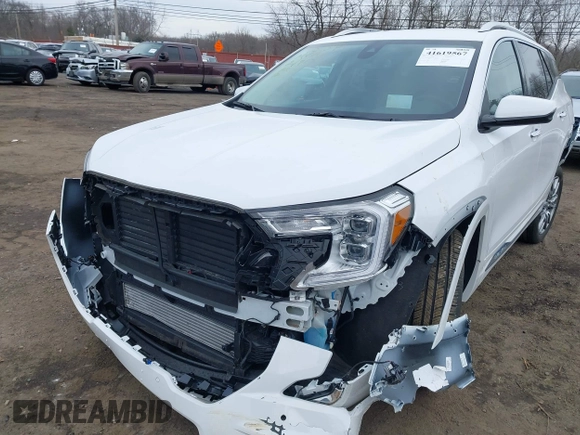 2024 GMC Terrain Denali with VIN 3GKALXEGXRL147554, listed as a IAAI auction lot 41619567 with 7,235 mi miles. Bid and sale history available at carsss.com. Image 6.