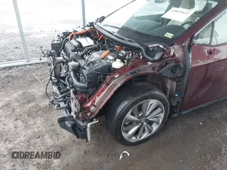 2018 Honda Clarity Plug-In Hybrid Touring with VIN JHMZC5F3XJC005797, listed as a IAAI auction lot 42021622 with 58,307 mi miles. Bid and sale history available at carsss.com. Image 19.