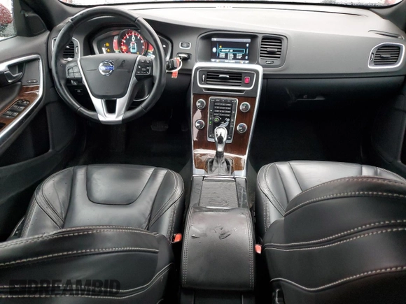 2015 Volvo S60 T5 Premier with VIN YV1612TB5F1308861, listed as a Copart auction lot 49028325 with 55,583 mi miles and Clean Title. Bid and sale history available at carsss.com. Image 8.