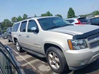 2007 Chevrolet Suburban LT with VIN 3GNFC16027G260735, listed as a IAAI auction lot 42584003 with 177,628 mi miles and . Bid and sale history available at DreamBid. Image 13.