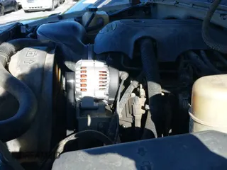 2002 GMC Sierra 1500 SLE z VIN 2GTEK19T821415738, wystawiony jako IAAI lot #43492974 z przebiegiem 205 003 mil mil oraz . Historia ofert i sprzedaży dostępna na DreamBid. Obrazek 12.