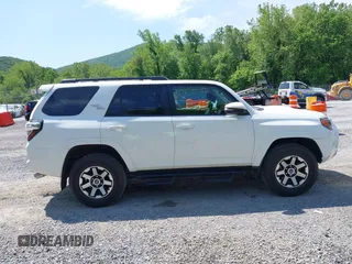 2021 Toyota 4Runner TRD Off Road Premium with VIN JTERU5JR5M5903979, listed as a IAAI auction lot 42268913 with 34,094 mi miles and . Bid and sale history available at DreamBid. Image 13.
