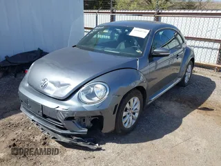 2019 Volkswagen Beetle S с VIN 3VWFD7AT3KM707221, выставлен на аукционе IAAI как лот 41860730 с пробегом 35 885 миль миль и . История ставок и продаж доступна на DreamBid. Изображение 2.