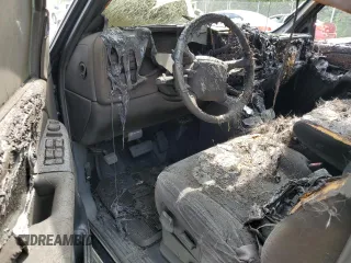 2002 Chevrolet Silverado 1500HD LT z VIN 1GCGK13U02F232577, wystawiony jako Copart lot #66970604 z przebiegiem Nie podano mil oraz Szkoda całkowita • Salvage title. Historia ofert i sprzedaży dostępna na DreamBid. Obrazek 8.