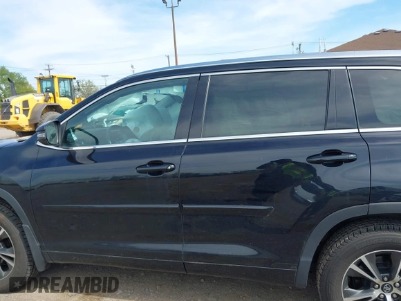 2016 Toyota Highlander XLE z VIN 5TDJKRFH3GS269861, wystawiony jako IAAI lot #42199493 z przebiegiem 94 237 mil mil oraz . Historia ofert i sprzedaży dostępna na DreamBid. Obrazek 14.