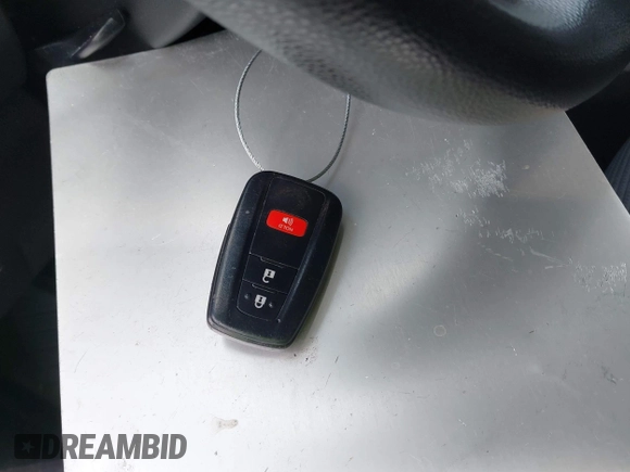 2020 Toyota Highlander L z VIN 5TDCZRAH1LS009495, wystawiony jako IAAI lot #42119622 z przebiegiem 33 858 mil mil oraz . Historia ofert i sprzedaży dostępna na DreamBid. Obrazek 11.