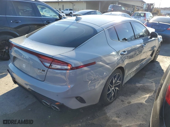 2022 Kia Stinger GT-Line with VIN KNAE35LD2N6119078, listed as a Copart auction lot 84109464 with 0 mi miles and Salvage Title. Bid and sale history available at carsss.com. Image 3.