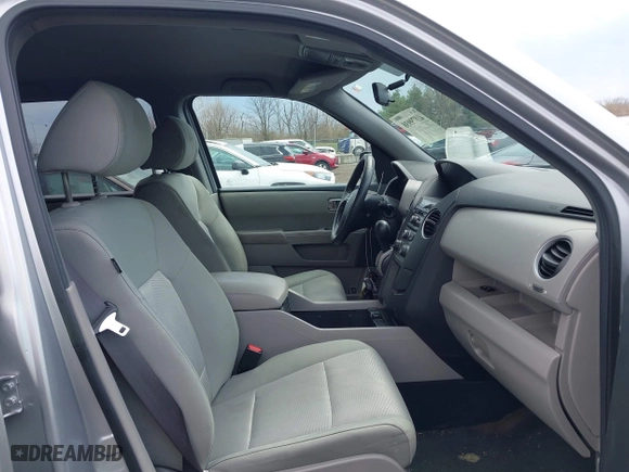 2013 Honda Pilot LX with VIN 5FNYF4H21DB076834, listed as a IAAI auction lot 41879938 with 174,219 mi miles. Bid and sale history available at carsss.com. Image 5.