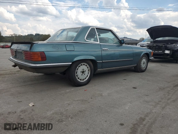 1985 Mercedes-Benz 380 z VIN WDB1070451A014424, wystawiony jako Copart lot #72587724 z przebiegiem 105 926 mil mil oraz Tytuł czysty. Historia ofert i sprzedaży dostępna na DreamBid. Obrazek 3.