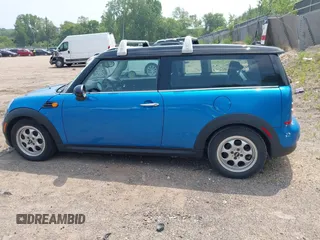 2012 MINI Clubman z VIN WMWZF3C57CT189793, wystawiony jako IAAI lot #42483499 z przebiegiem 77 599 mil mil oraz . Historia ofert i sprzedaży dostępna na DreamBid. Obrazek 6.