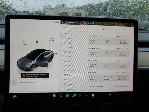 2023 Tesla Model 3 z VIN 5YJ3E1EA4PF627477, wystawiony jako Copart lot #58573825 z przebiegiem 19 018 mil mil oraz Szkoda całkowita • Salvage title. Historia ofert i sprzedaży dostępna na DreamBid. Obrazek 9.
