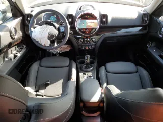 2024 MINI Countryman Cooper S z VIN WMZ53BR0XR3R62734, wystawiony jako Copart lot #49986095 z przebiegiem 11 062 mil mil oraz Szkoda całkowita • Salvage title. Historia ofert i sprzedaży dostępna na DreamBid. Obrazek 8.