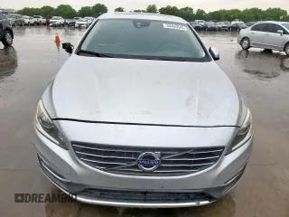 2015 Volvo S60 T5 Drive-E Premier z VIN YV126MFK4F1355600, wystawiony jako Copart lot #54455545 z przebiegiem Nie podano mil oraz Czysty tytuł • Clean title. Historia ofert i sprzedaży dostępna na DreamBid. Obrazek 5.