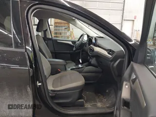 2022 Ford Escape SE Hybrid with VIN 1FMCU9BZ2NUA37919, listed as a IAAI auction lot 41685434 with 51,292 mi miles and . Bid and sale history available at carsss.com. Image 5.