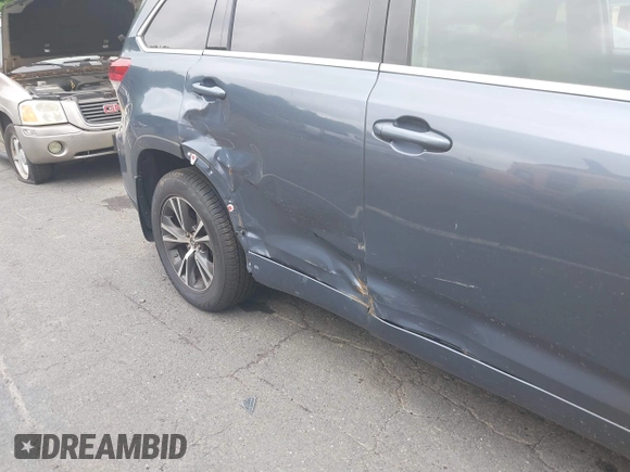 2018 Toyota Highlander LE with VIN 5TDBZRFH8JS875311, listed as a IAAI auction lot 42673189 with 180,025 mi miles and . Bid and sale history available at DreamBid. Image 6.