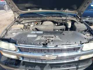 2004 Chevrolet Suburban LT with VIN 1GNEC16T84R125633, listed as a IAAI auction lot 42564242 with 328,946 mi miles and . Bid and sale history available at DreamBid. Image 10.