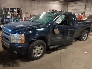 2011 Chevrolet Silverado 1500 LT with VIN 1GCRCSE06BZ361721, listed as a IAAI auction lot 41335106 with 283,753 mi miles. Bid and sale history available at carsss.com. Image 18.