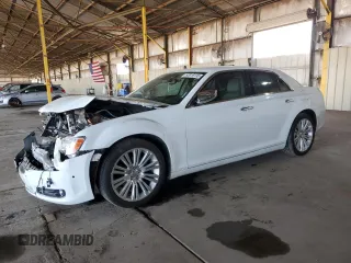 2014 Chrysler 300 C z VIN 2C3CCAEG0EH203008, wystawiony jako Copart lot #53818135 z przebiegiem 106 813 mil mil oraz Szkoda całkowita • Salvage title. Historia ofert i sprzedaży dostępna na DreamBid. Obrazek 1.