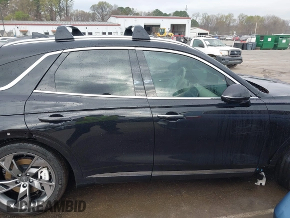 2024 Genesis GV70 Advanced with VIN 5NMMCET11RH002752, listed as a IAAI auction lot 41836183 with 10,376 mi miles and . Bid and sale history available at DreamBid. Image 13.