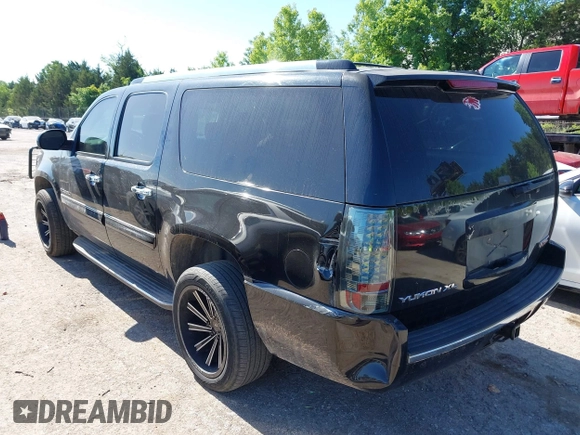 2008 GMC Yukon XL z VIN 1GKFK66838J228301, wystawiony jako IAAI lot #42226806 z przebiegiem 242 968 mil mil oraz . Historia ofert i sprzedaży dostępna na DreamBid. Obrazek 3.