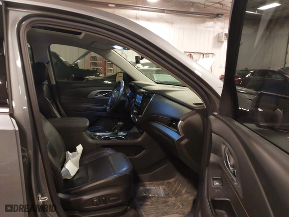 2020 Chevrolet Traverse LT Leather with VIN 1GNEVHKW2LJ133629, listed as a IAAI auction lot 41530299 with 86,329 mi miles. Bid and sale history available at carsss.com. Image 5.