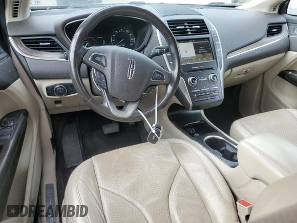2017 Lincoln MKC Reserve с VIN 5LMCJ3C92HUL04966, выставлен на аукционе Copart как лот 57449045 с пробегом 89 924 миль миль и Списание • Salvage title. История ставок и продаж доступна на DreamBid. Изображение 8.