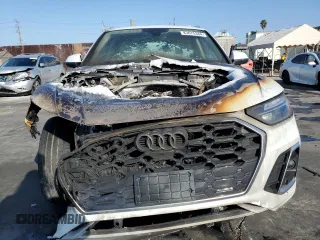 2022 Audi Q5 S line Premium Plus z VIN WA1EAAFY2N2007933, wystawiony jako Copart lot #83675384 z przebiegiem Nie podano mil oraz Szkoda całkowita • Salvage title. Historia ofert i sprzedaży dostępna na DreamBid. Obrazek 5.