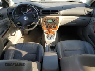 2005 Volkswagen Passat GLS with VIN WVWAD63B15P032060, listed as a Copart auction lot 86835504 with 314,372 mi miles and Salvage title. Bid and sale history available at DreamBid. Image 8.