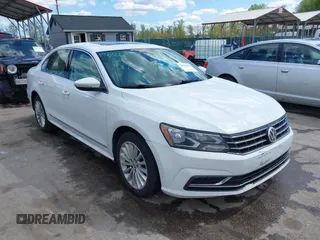 2017 Volkswagen Passat SE z VIN 1VWBT7A39HC032664, wystawiony jako IAAI lot #42060395 z przebiegiem 173 299 mil mil oraz . Historia ofert i sprzedaży dostępna na DreamBid. Obrazek 1.