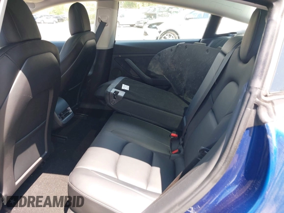 2022 Tesla Model 3 Long Range z VIN 5YJ3E1EB7NF180049, wystawiony jako IAAI lot #42188963 z przebiegiem 18 604 mil mil oraz . Historia ofert i sprzedaży dostępna na DreamBid. Obrazek 8.