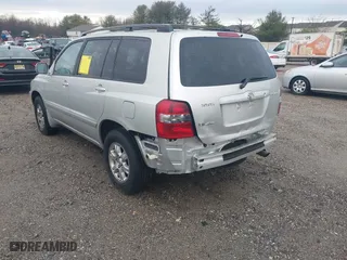 2004 Toyota Highlander with VIN JTEEP21AX40028541, listed as a IAAI auction lot 41812804 with 122,182 mi miles. Bid and sale history available at carsss.com. Image 3.