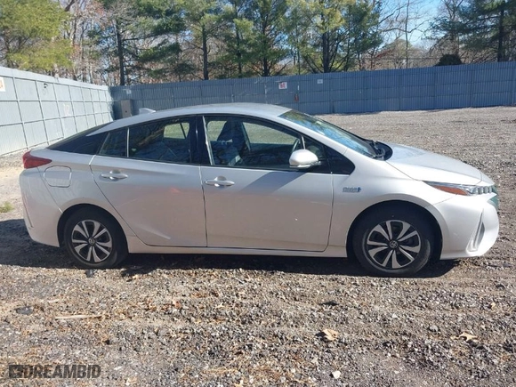 2017 Toyota Prius Prime Plus with VIN JTDKARFP8H3051190, listed as a IAAI auction lot 41736930 with NaN miles. Bid and sale history available at carsss.com. Image 13.