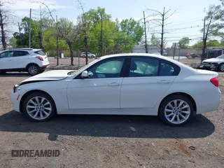 2018 BMW 3 Series 320i xDrive with VIN WBA8A3C5XJA505321, listed as a IAAI auction lot 42146927 with 47,547 mi miles and . Bid and sale history available at DreamBid. Image 15.
