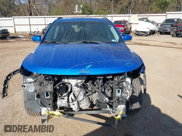 2020 Jeep Compass Limited with VIN 3C4NJDCB3LT127100, listed as a IAAI auction lot 41767535 with 114,114 mi miles. Bid and sale history available at carsss.com. Image 13.