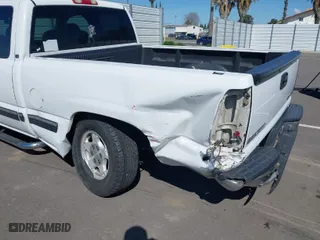 2001 Chevrolet Silverado 1500 LS with VIN 1GCEC19V61Z168966, listed as a IAAI auction lot 41824590 with 247,078 mi miles. Bid and sale history available at carsss.com. Image 6.