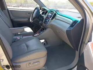 2007 Toyota Highlander Hybrid w/3rd Row with VIN JTEEW21A670044856, listed as a IAAI auction lot 42052260 with 236,425 mi miles. Bid and sale history available at carsss.com. Image 5.