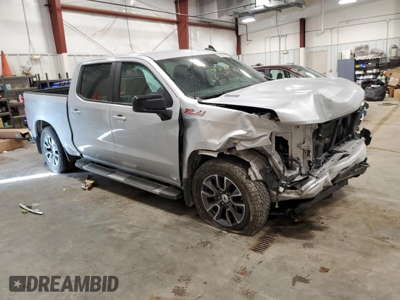 2022 Chevrolet Silverado 1500 RST with VIN 1GCUDEET0NZ504153, listed as a Copart auction lot 43828515 with 39,842 mi miles and Salvage Title. Bid and sale history available at DreamBid. Image 4.
