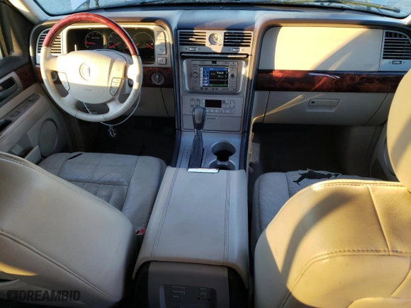 2003 Lincoln Navigator Luxury with VIN 5LMFU28R73LJ17499, listed as a Copart auction lot 89354325 with 178,522 mi miles and Non Repairable. Bid and sale history available at carsss.com. Image 8.