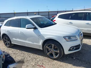 2014 Audi Q5 Premium Plus z VIN WA1DGAFP5EA058740, wystawiony jako IAAI lot #41734443 z przebiegiem 129 878 mil mil oraz . Historia ofert i sprzedaży dostępna na DreamBid. Obrazek 13.
