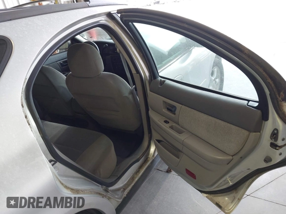 2001 Ford Taurus SE Standard with VIN 1FAFP58U91G202523, listed as a IAAI auction lot 42092190 with 197,961 mi miles. Bid and sale history available at carsss.com. Image 8.
