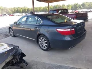 2007 Lexus LS 460 L z VIN JTHGL46F775001117, wystawiony jako IAAI lot #42479588 z przebiegiem 217 842 mil mil oraz . Historia ofert i sprzedaży dostępna na DreamBid. Obrazek 3.