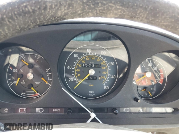 1984 Mercedes-Benz 380 SL z VIN WDBBA45A5EA014653, wystawiony jako Copart lot #48423055 z przebiegiem 107 383 mil mil oraz Czysty tytuł • Clean title. Historia ofert i sprzedaży dostępna na DreamBid. Obrazek 9.