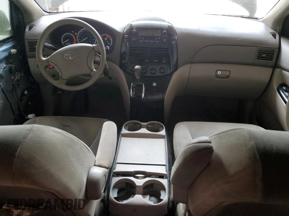 2004 Toyota Sienna CE with VIN 5TDZA23C84S022708, listed as a Copart auction lot 70347683 with 190,585 mi miles and Non Repairable. Bid and sale history available at carsss.com. Image 8.