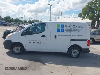 2015 Nissan NV200 SV z VIN 3N6CM0KN2FK710073, wystawiony jako IAAI lot #42267598 z przebiegiem 57 329 mil mil oraz . Historia ofert i sprzedaży dostępna na DreamBid. Obrazek 14.
