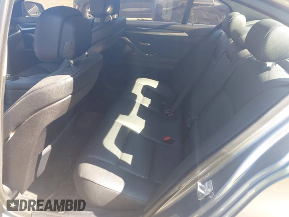 2013 BMW 5 Series 528i xDrive z VIN WBAXH5C51DD106951, wystawiony jako IAAI lot #42706710 z przebiegiem 103 802 mil mil oraz . Historia ofert i sprzedaży dostępna na DreamBid. Obrazek 8.