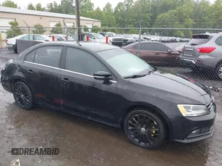 2016 Volkswagen Jetta SEL z VIN 3VWL07AJ1GM213086, wystawiony jako IAAI lot #42357837 z przebiegiem 121 541 mil mil oraz . Historia ofert i sprzedaży dostępna na DreamBid. Obrazek 1.